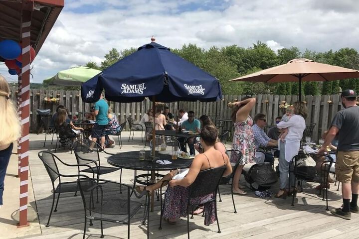 Camelot Restaurant & Inn