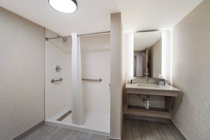 Room 25 of 51