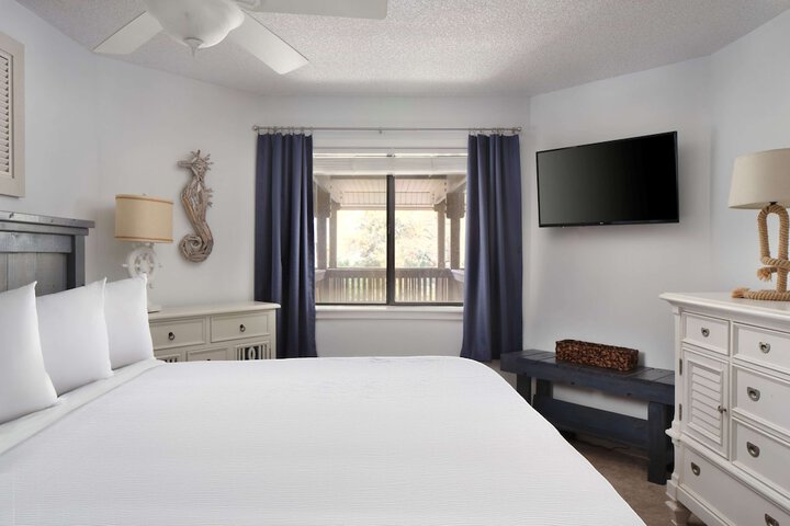 Room 152 of 187