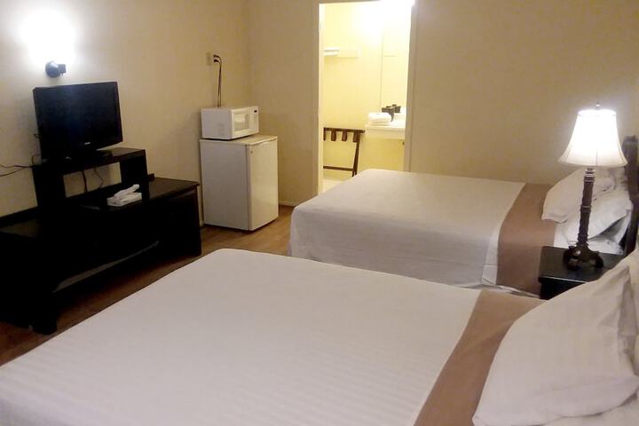 Room 11 of 19