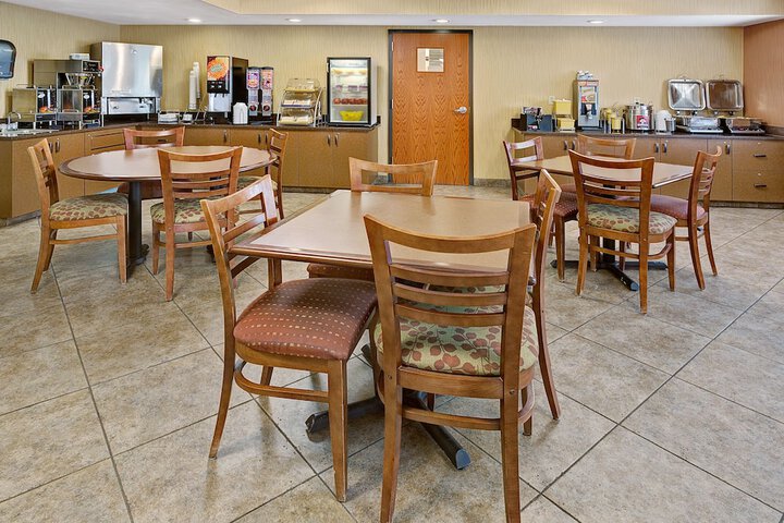 Days Inn by Wyndham Cheyenne