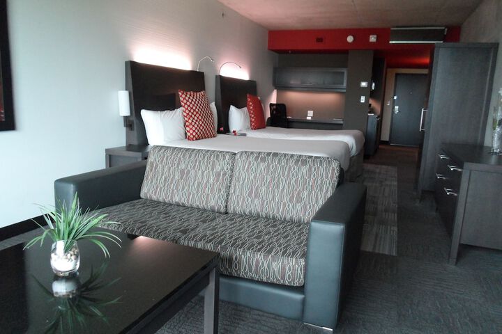 Room 27 of 69