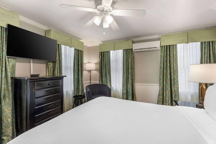 Room 40 of 96