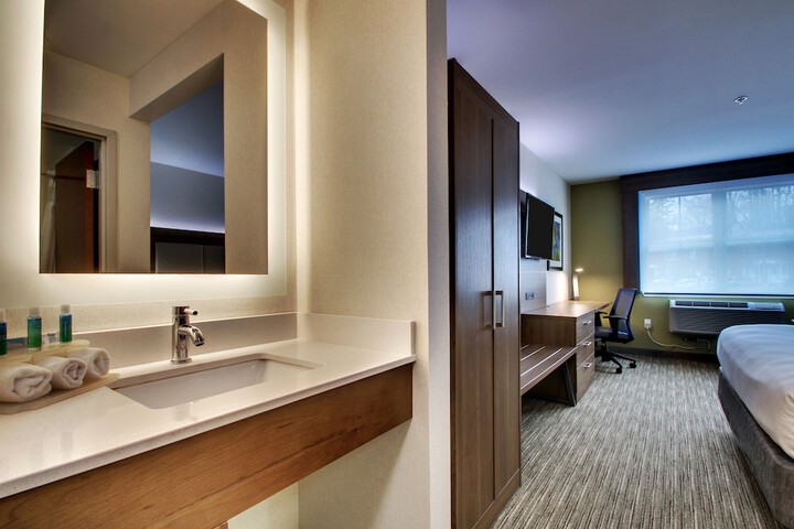 Room 16 of 25