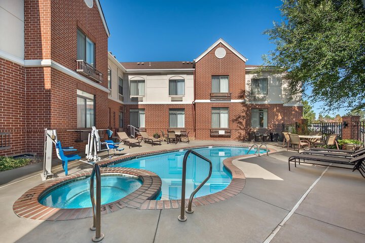 Quality Inn & Suites