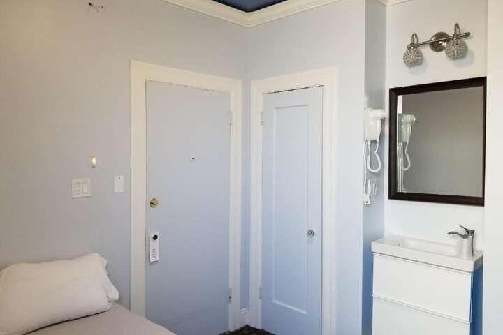 Room 22 of 29
