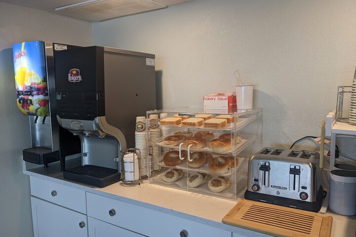 Breakfast/Coffee Service 50 of 61