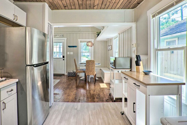 Chic Cottage w / Private Yard: Steps to Beach!