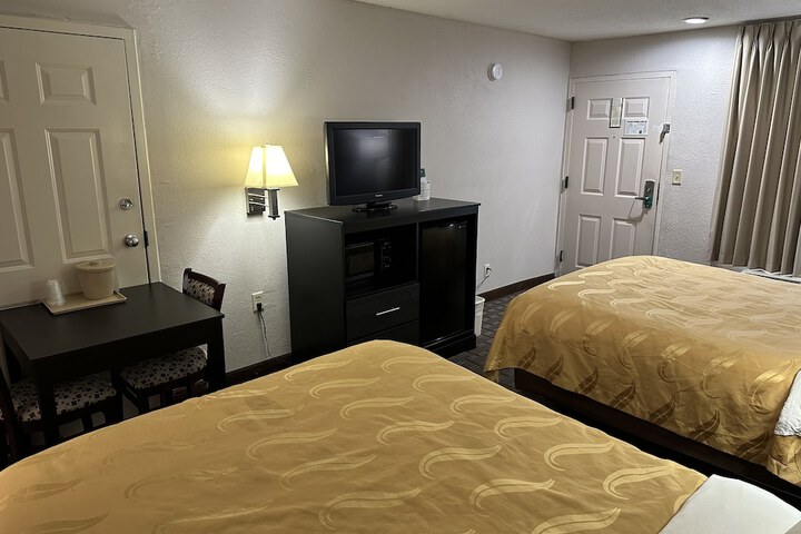 Room 30 of 40