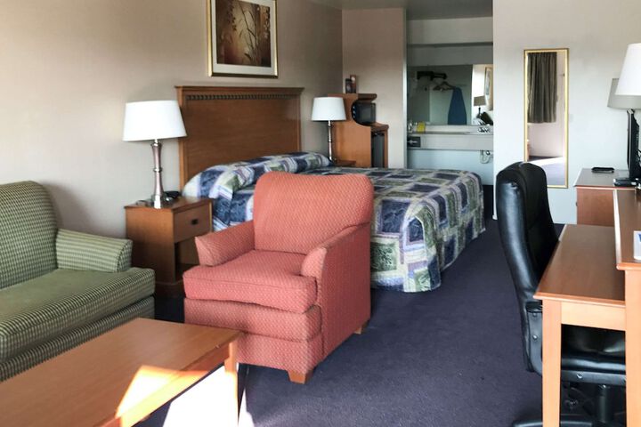 Room 14 of 28