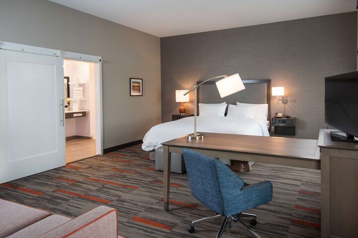 Room 10 of 38