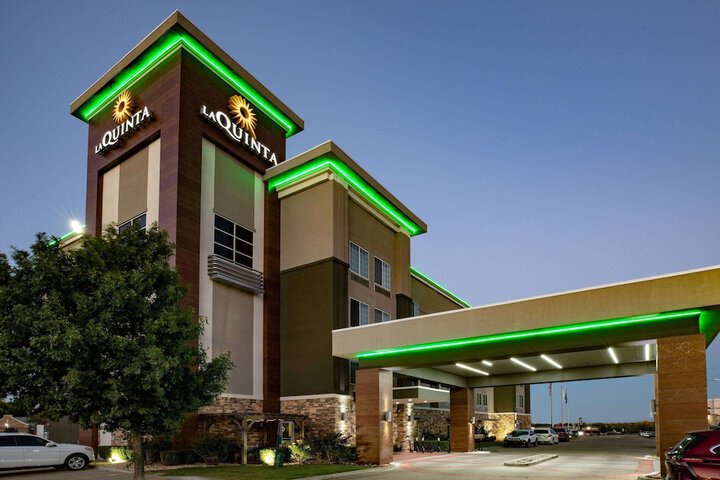 Hotel 3 of 34