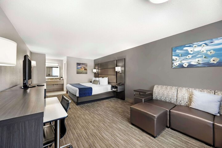 Room 9 of 24