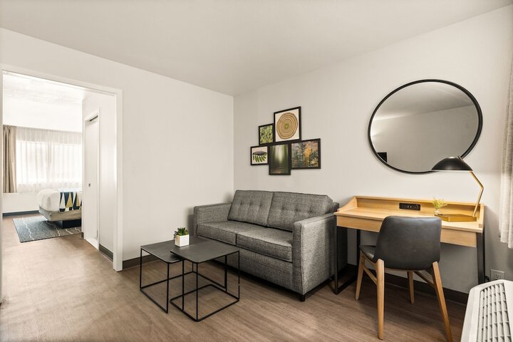 Room 42 of 60