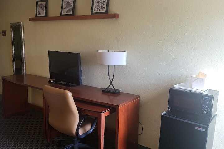 Room 8 of 32