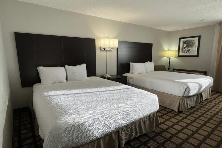 Baymont by Wyndham Queensbury / Lake George