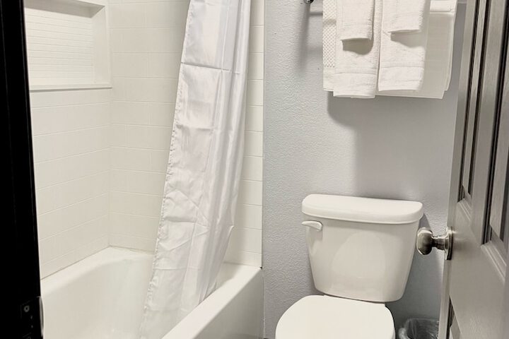 Room 15 of 32