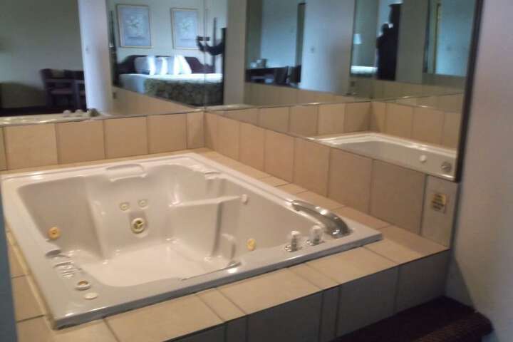 Hot Tub 36 of 36