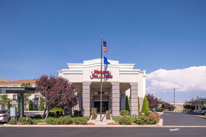 Hampton Inn & Suites Carson City