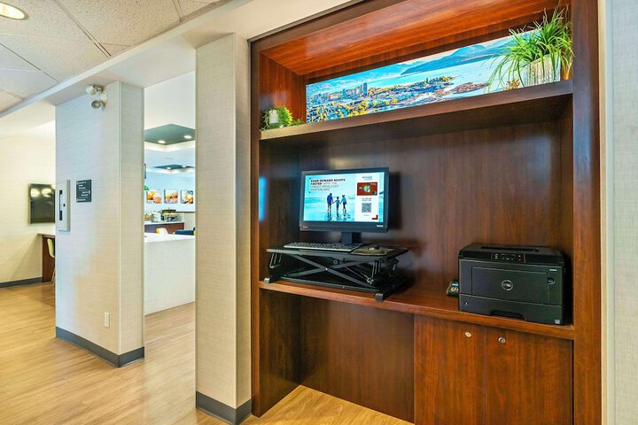 Business Center 69 of 73