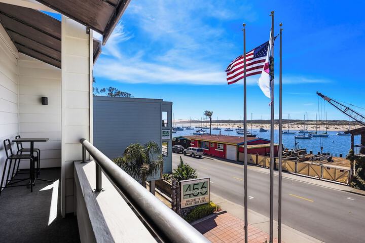 456 Embarcadero Inn & Suites