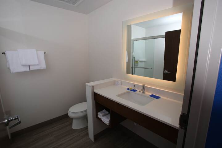 Room 18 of 36