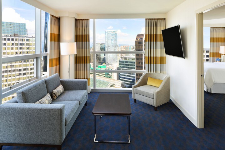 Room 18 of 105