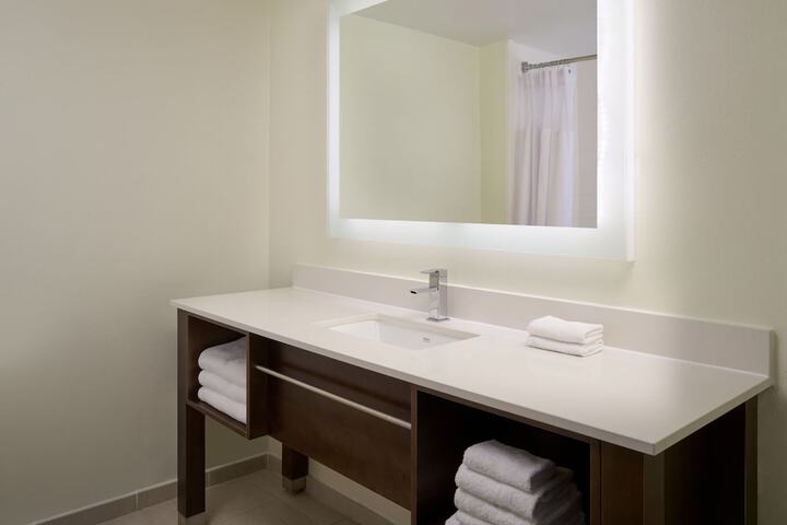 Room 14 of 60