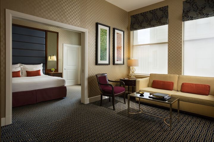 Room 32 of 98