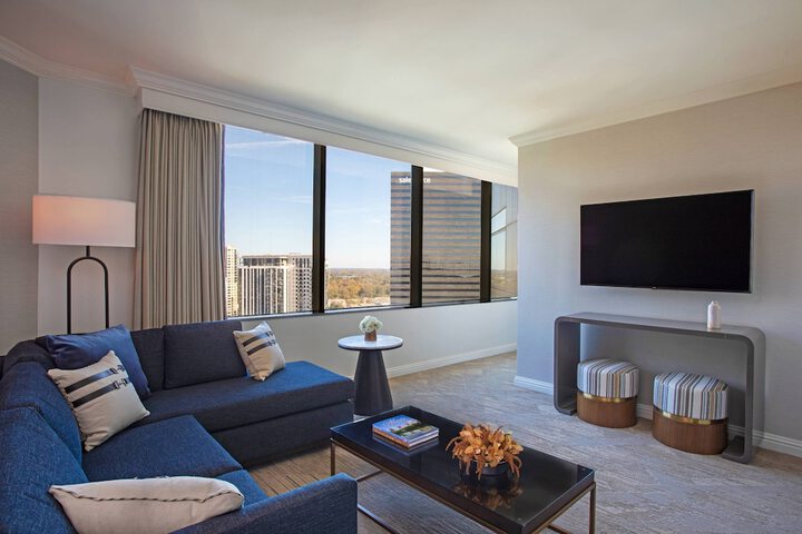 Room 32 of 68