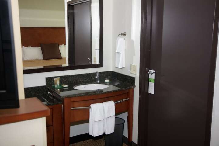 Room 13 of 35