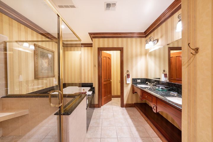 Room 25 of 34