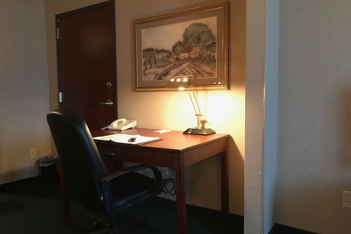 Room 9 of 16