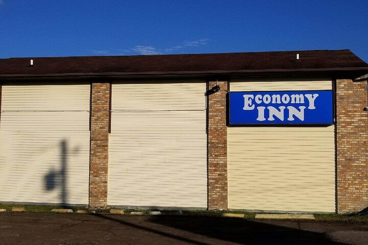 Economy Inn & Suites