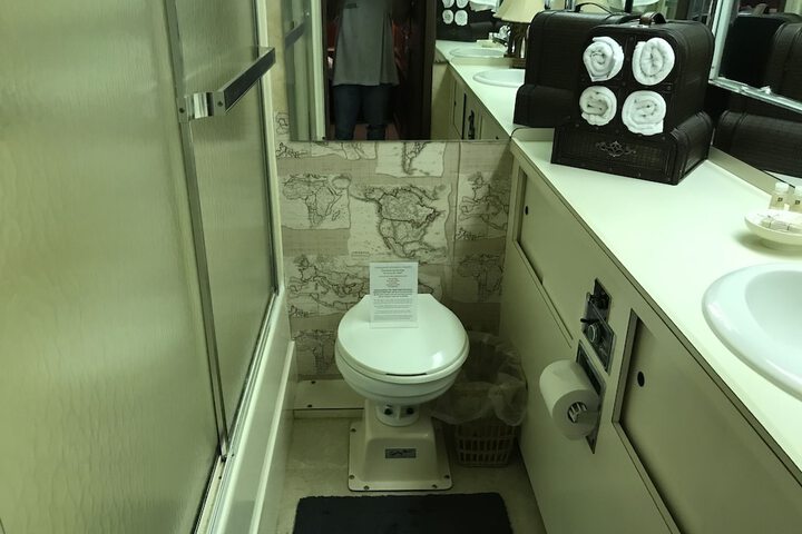 Room 24 of 29
