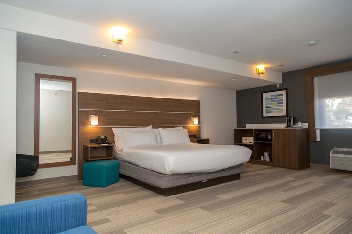Room 15 of 42