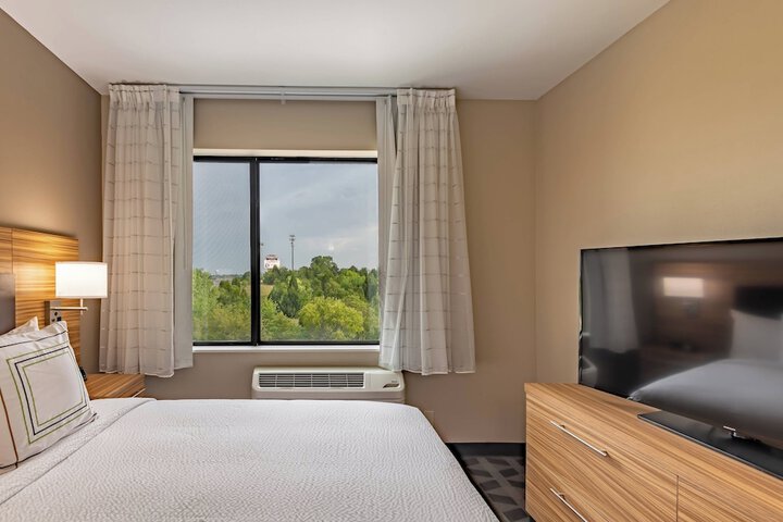 Room 25 of 48