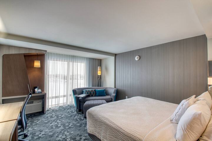Room 16 of 51