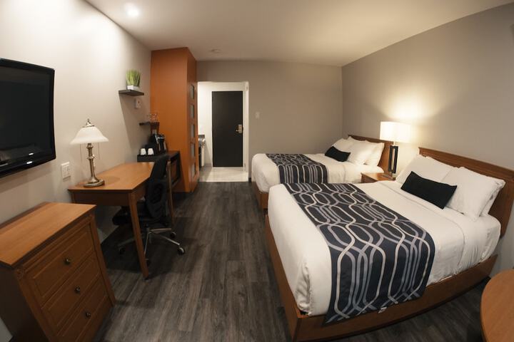 Room 27 of 40