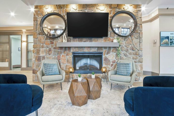 Sandman Hotel & Suites Kelowna