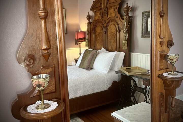 Benefield House Bed & Breakfast