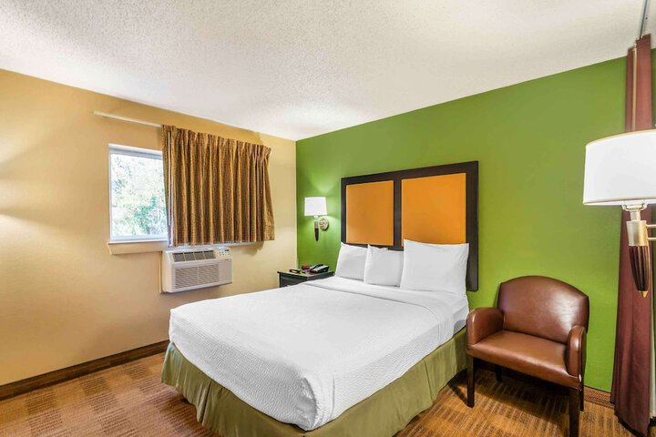 Room 17 of 26