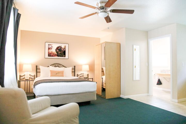Room 43 of 100