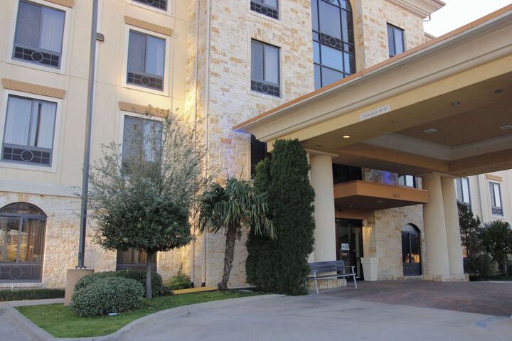 Hotel 2 of 28