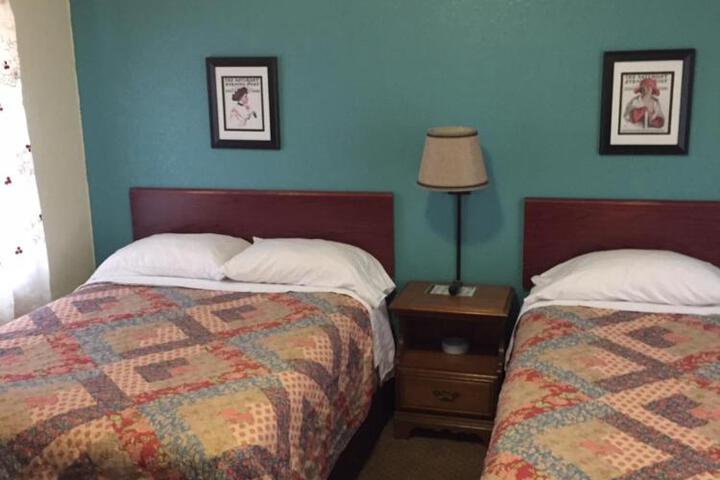 Highland Court Motel