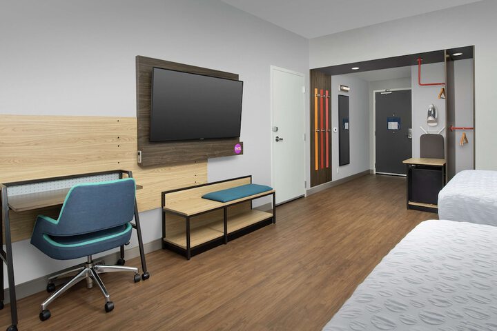 Room 32 of 52