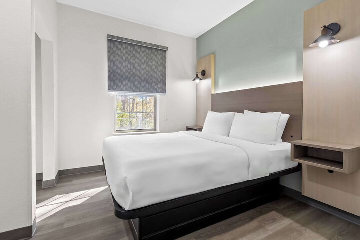 Room 15 of 24