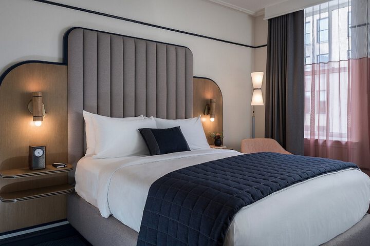 Hu. Hotel
