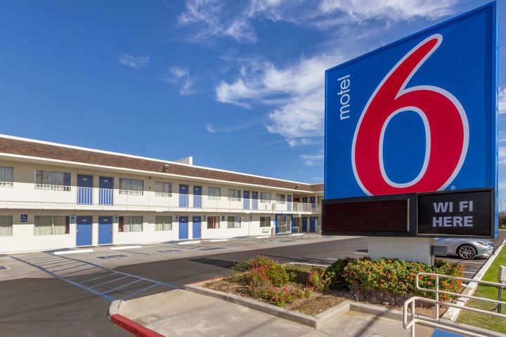 Hotel 2 of 32