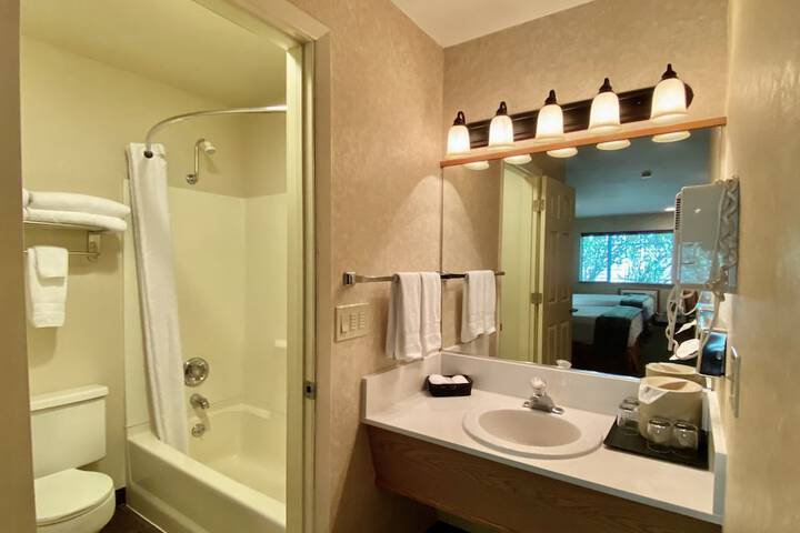Room 42 of 100